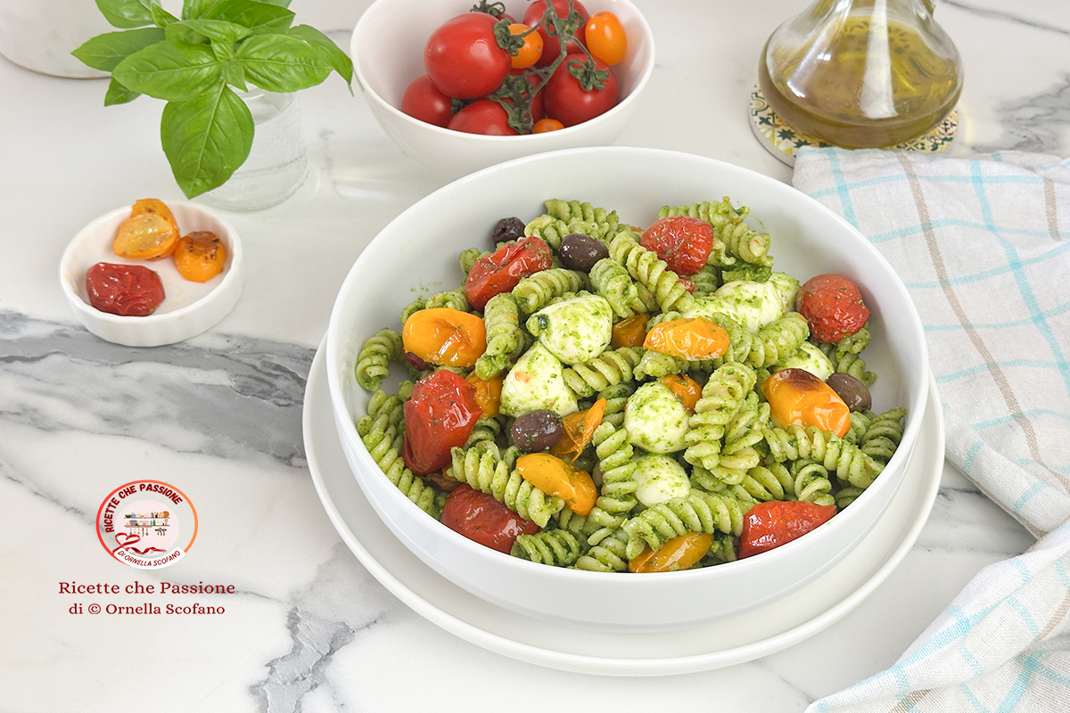 ricetta pasta fredda con pesto pomodorini confit e mozzarelline