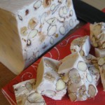 Torrone morbido fatto in casa con nocciole e mandorle