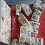 Torrone morbido fatto in casa con nocciole e mandorle