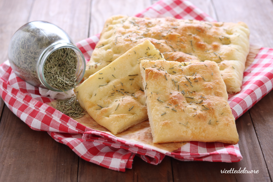 Pizza al rosmarino facilissima ricettedelcuoreblog