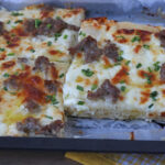 focaccia veloce salsiccia e stracchino