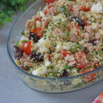 Cous cous freddo con pomodorini tonno e feta