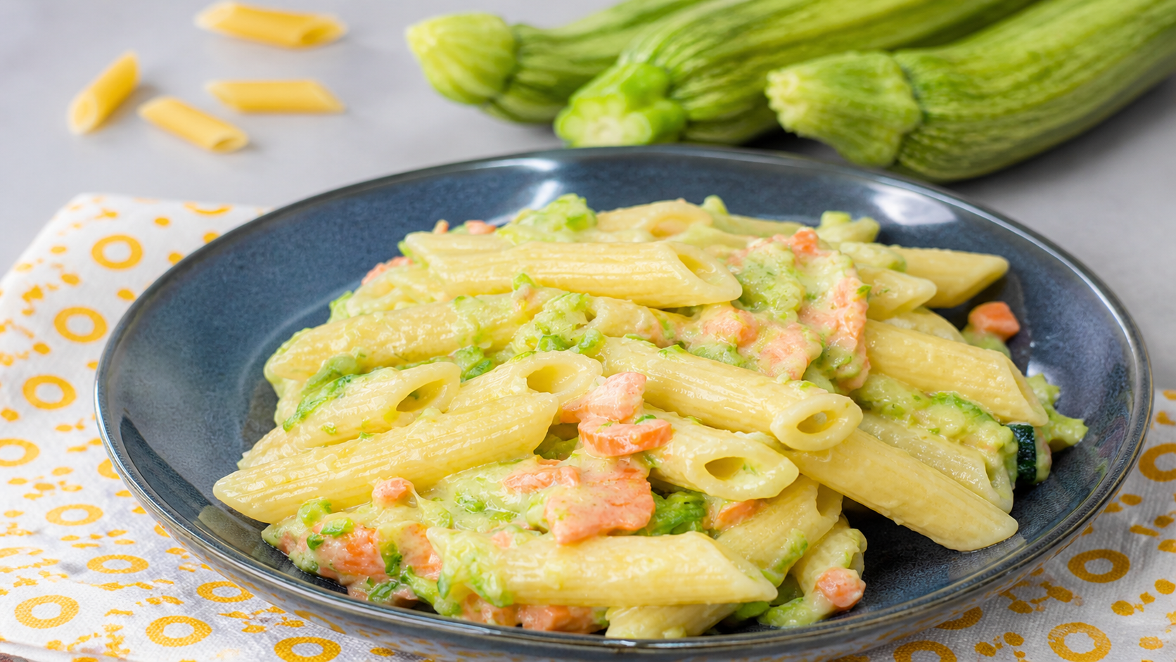 pasta zucchine e salmone cremosa