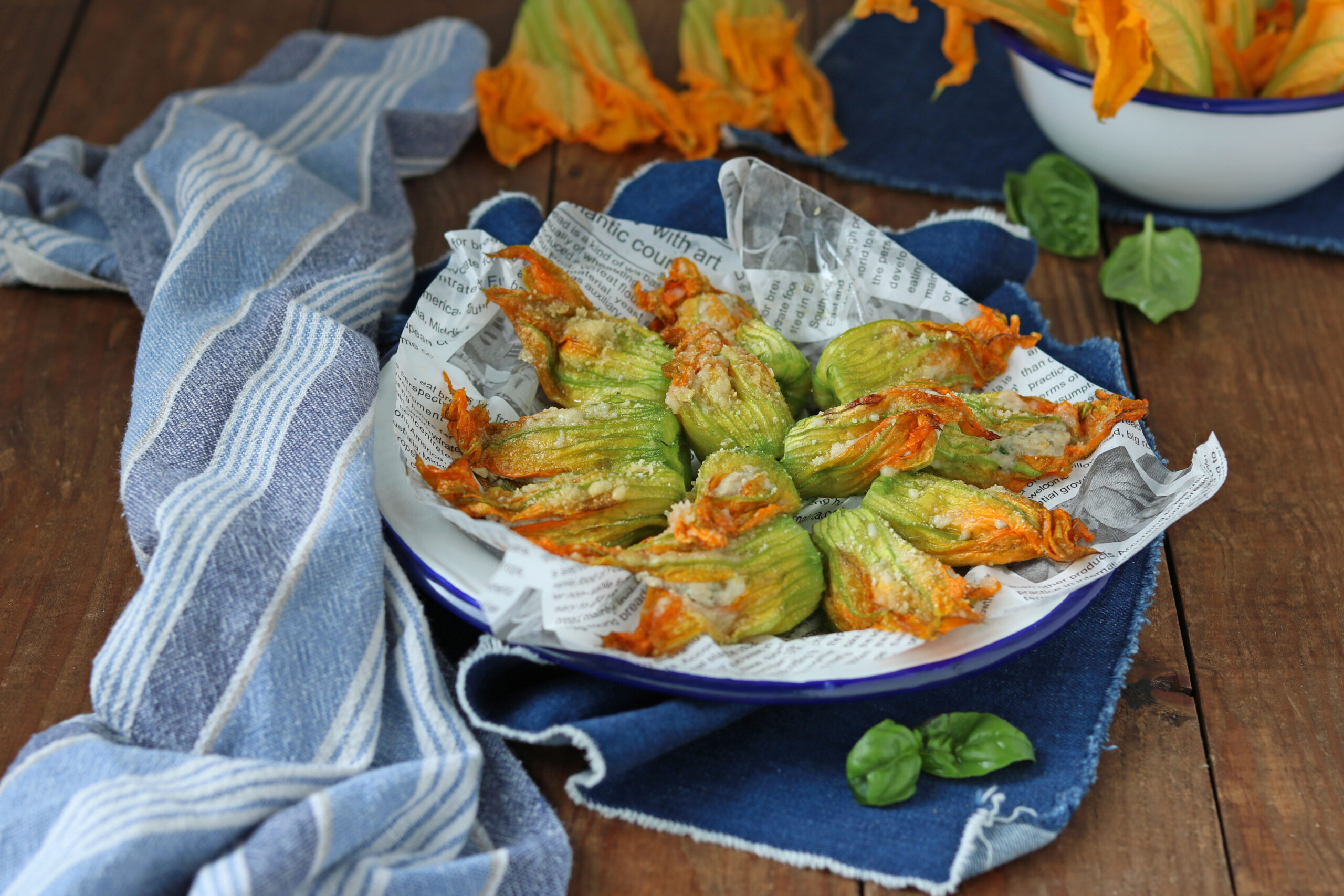 Fiori di zucca ripieni in friggitrice ad aria