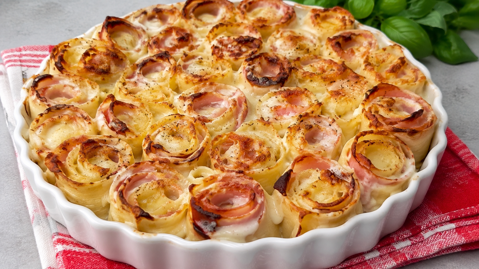Rose di lasagna prosciutto e formaggio