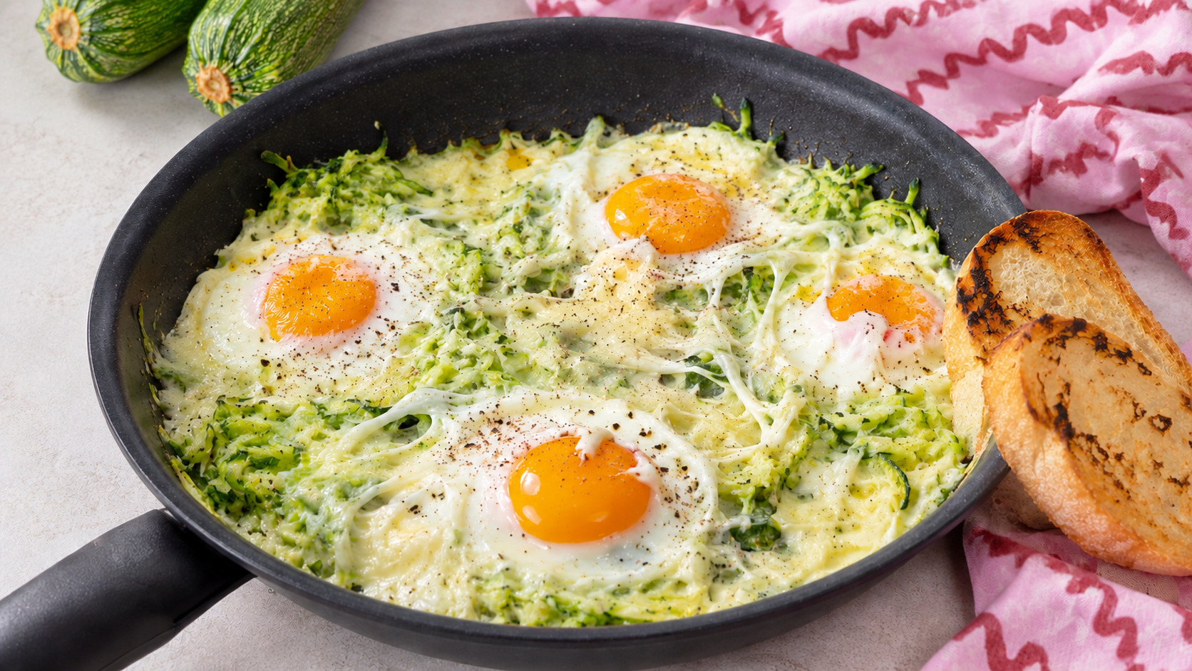 uova e zucchine in padella