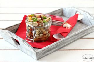 Pasta fredda con pomodorini, mozzarella e olive