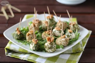 Tartufini al formaggio e noci