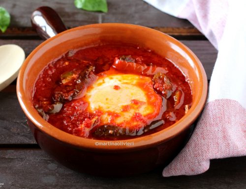 Uova con pomodoro e peperoni – Ricetta abruzzese