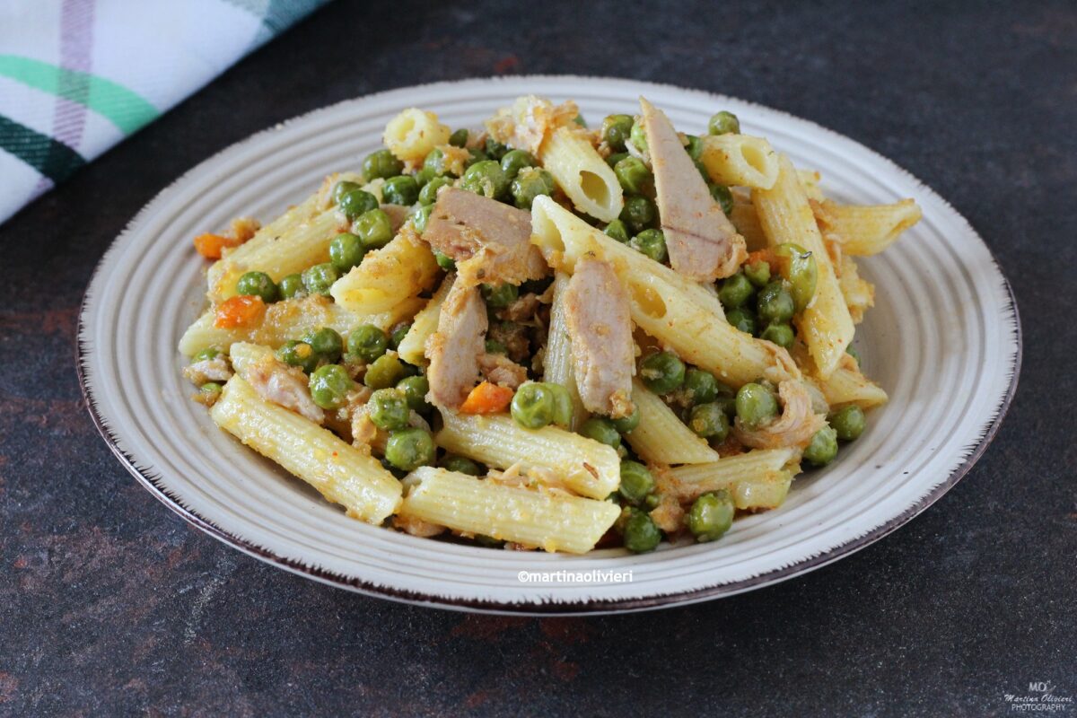 Pasta con tonno e piselli - Le Ricette di Libellula