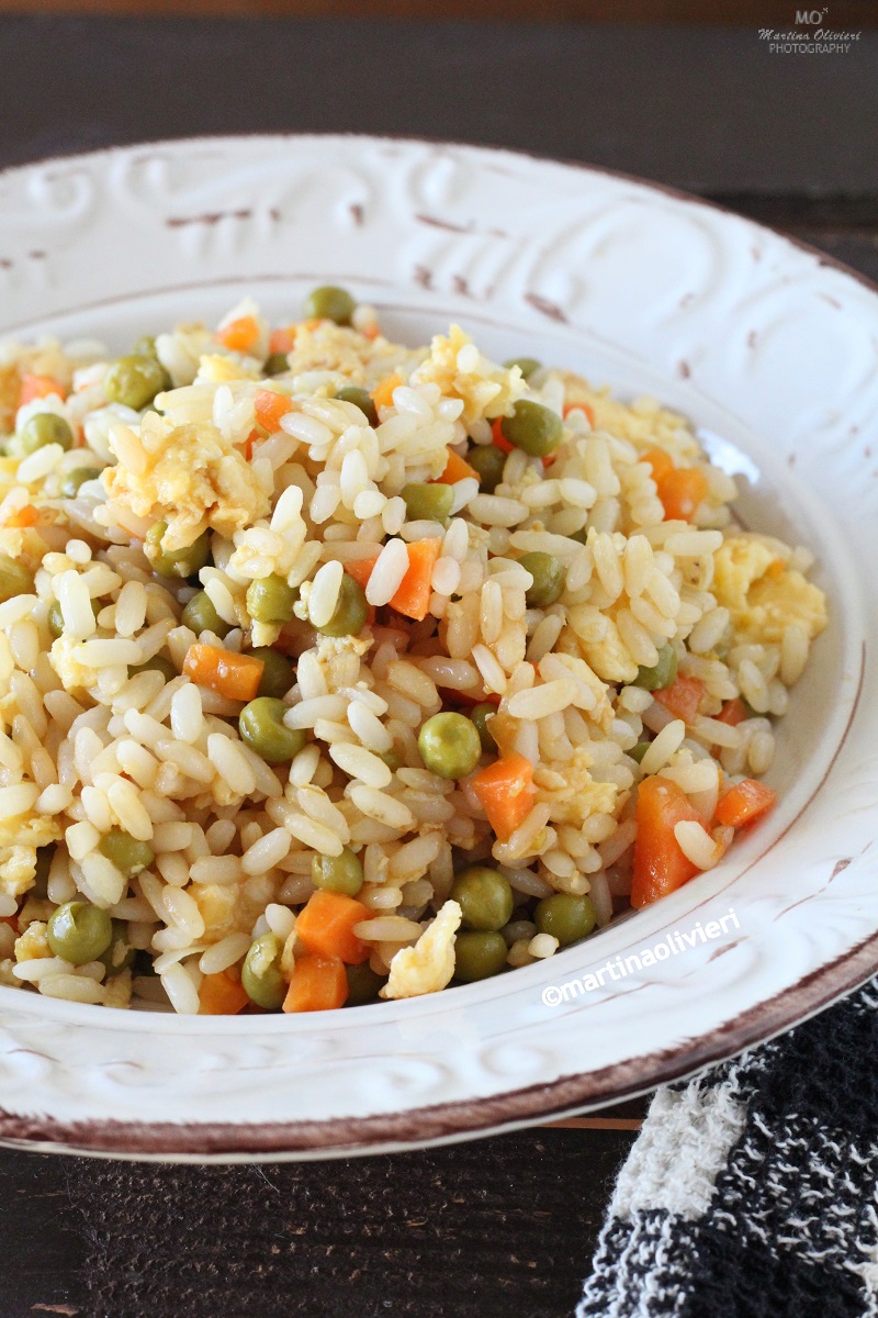 Riso con uova e verdure