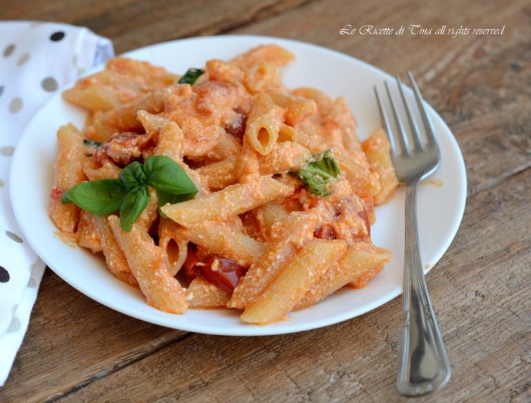 PASTA RICOTTA E POMODORINI Un Primo Piatto Cremoso