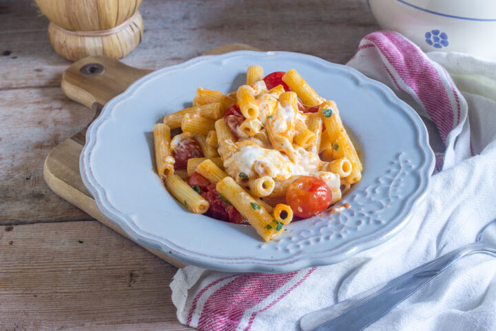 PASTA POMODORINI E BURRATA, Un Primo Semplice E Cremoso.