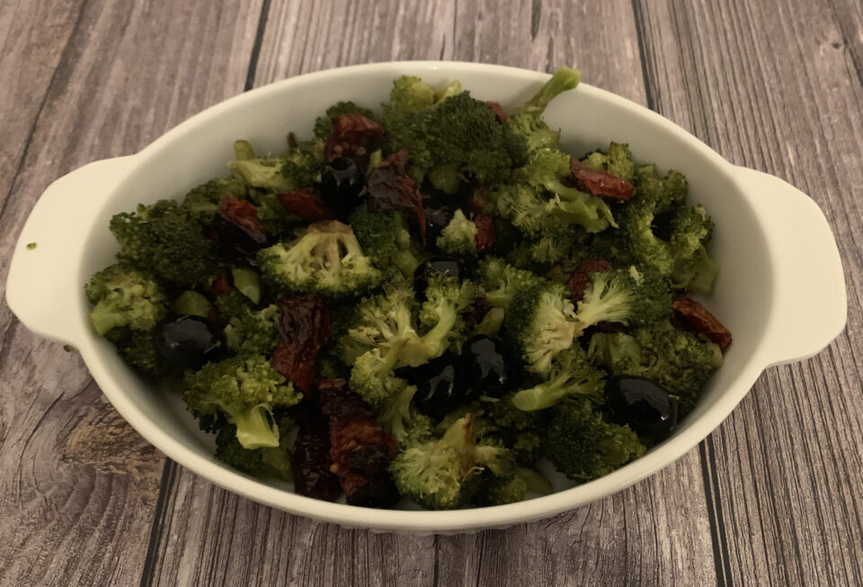 broccoli con pomodori secchi e olive