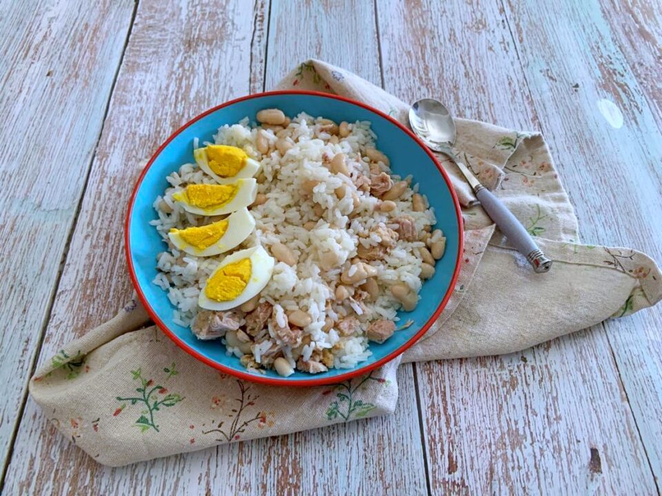 INSALATA DI RISO TONNO FAGIOLI E UOVA - Ricette facili & felici