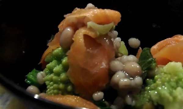 Insalata leggera di salmone e broccolo romano ,ricetta light