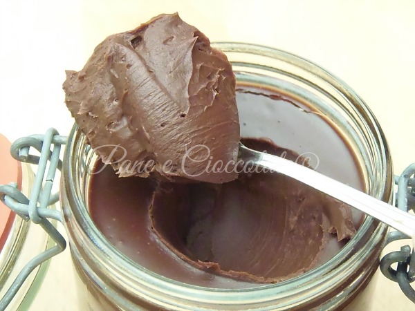 Crema Spalmabile al Cioccolato facile e veloce