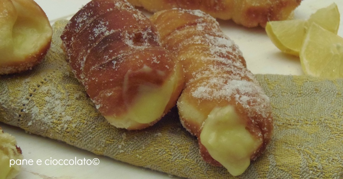 Cannoli brioches alla crema