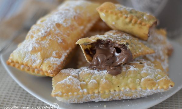 Chiacchiere ripiene alla nutella