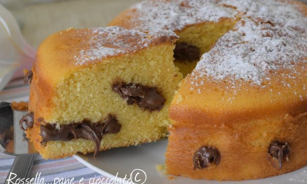 Torta 5 minuti Yogurt e Nutella senza burro