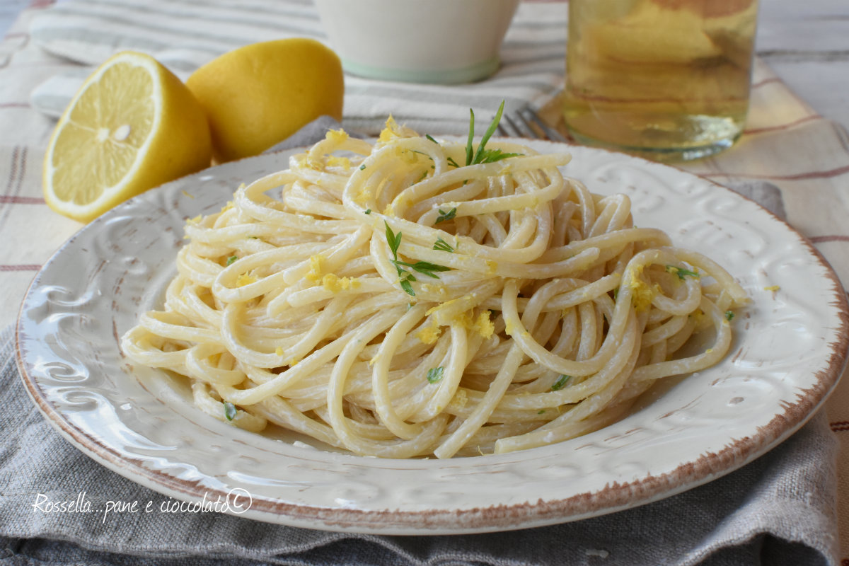 Spaghetti al limone cremosi ma senza panna poche calorie