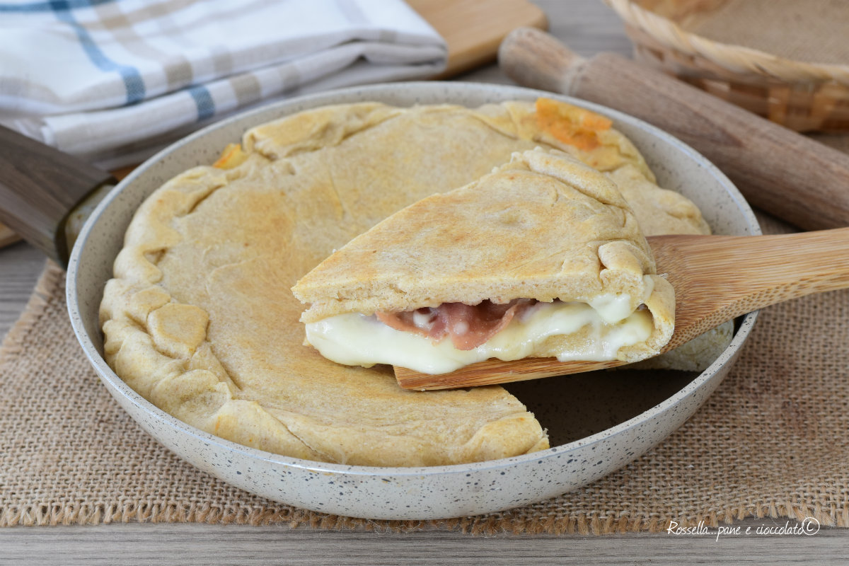 FOCACCIA Mozzarella e Prosciutto in Padella Ripiena Senza Lievitazione