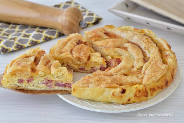 Torta con Ripieno Rustico alla Ricotta di Pasta Sfoglia da Antipasto