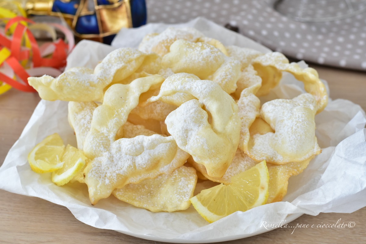 Chiacchiere di Carnevale: ecco la ricetta originale in 7 passi - My Lemon  Land