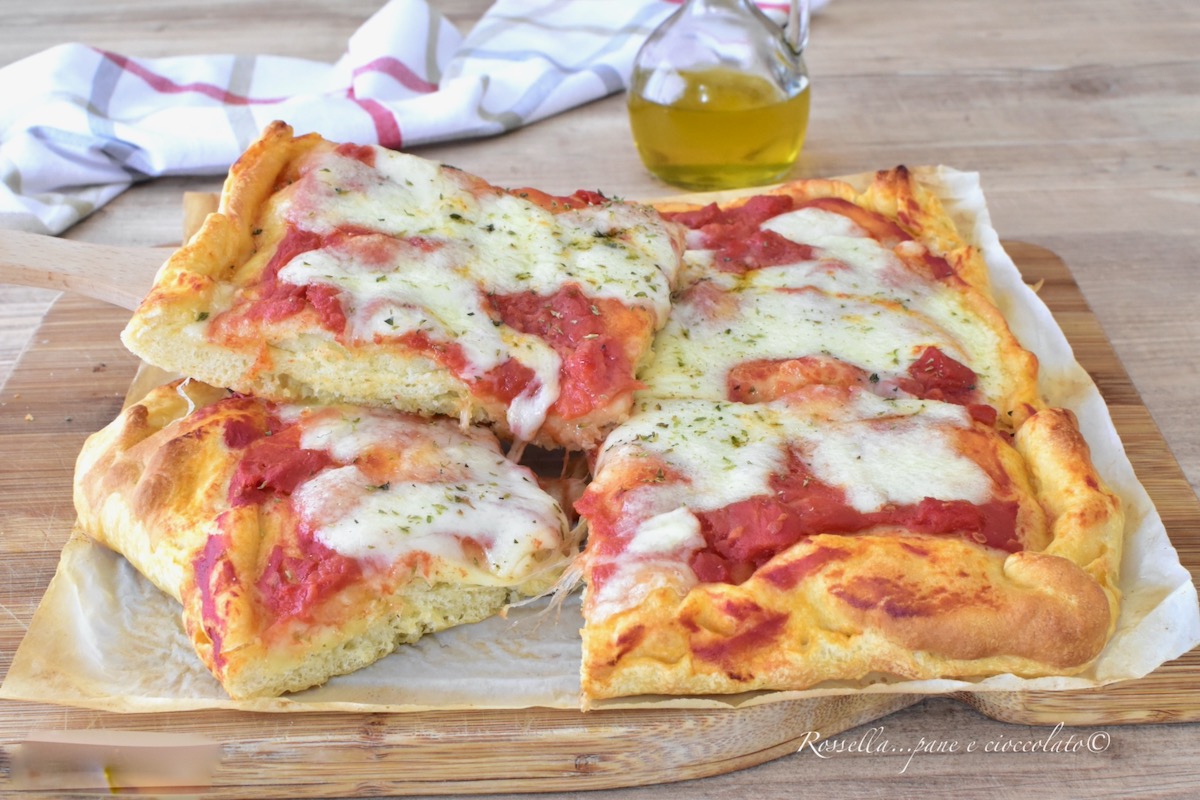 Impasto per pizza senza lievito: la ricetta facile e veloce a lievitazione  istantanea