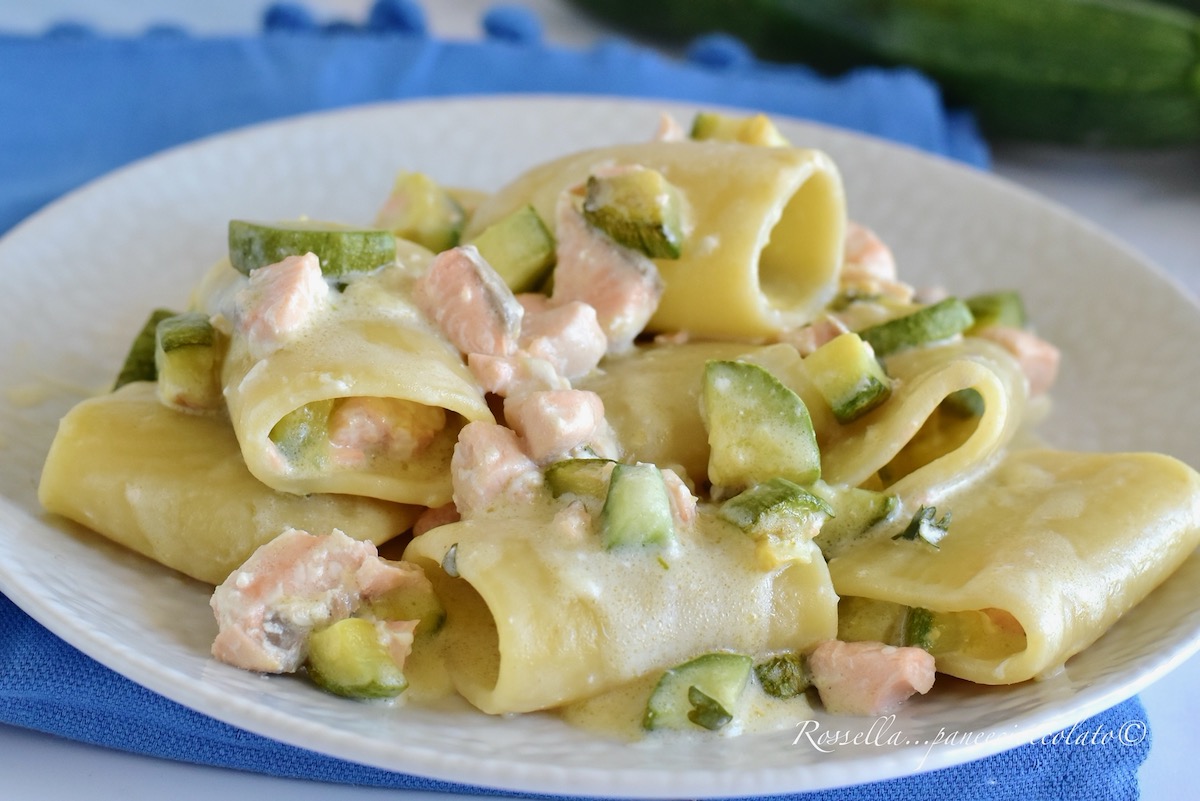 pasta con philadelphia al salmone e zucchine