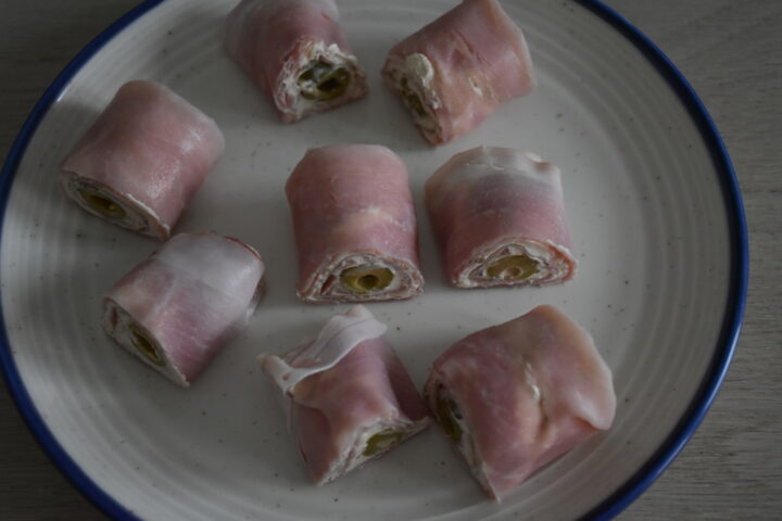 Rotolini di Prosciutto e Mousse di Olive ANTIPASTO Ricetta facile