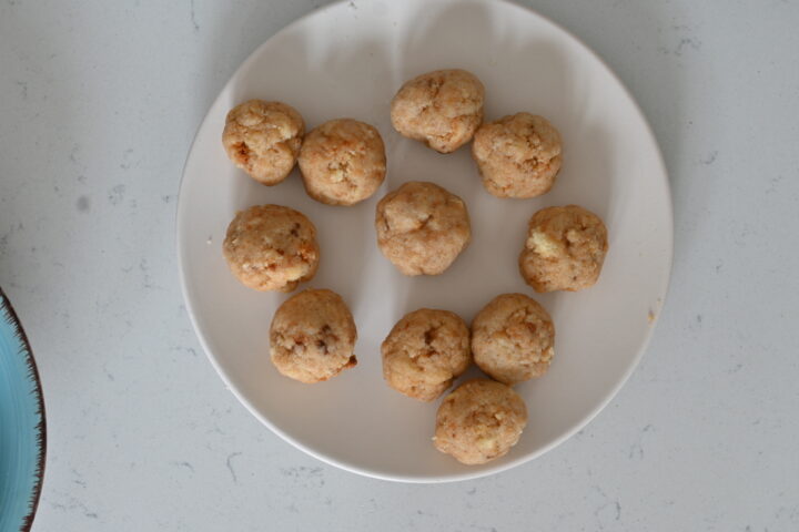 Palline di Pan di Spagna al Cocco