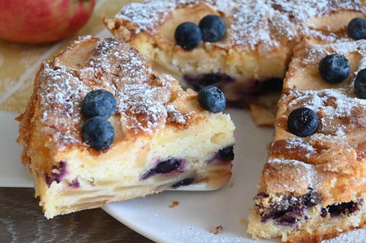 torta di mele yogurt e mirtilli