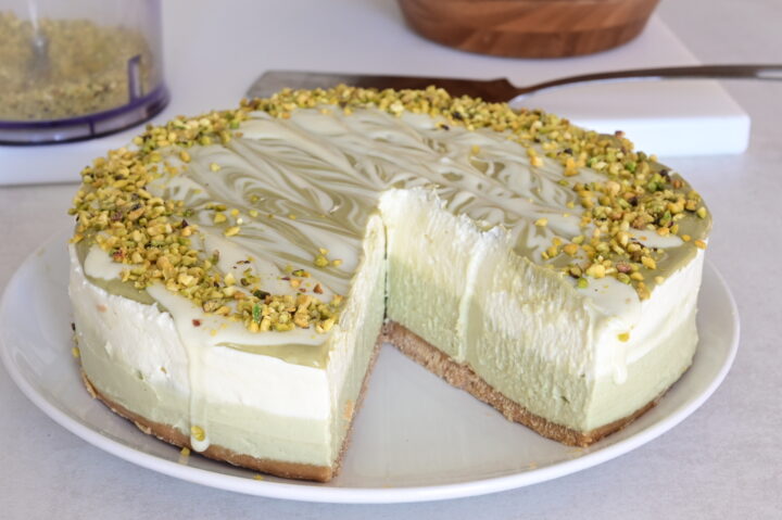 cheesecake al pistacchio e cioccolato bianco è