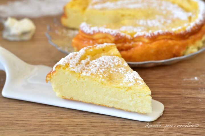 TORTA ALLO YOGURT UMIDA e CREMOSA con Poca Farina