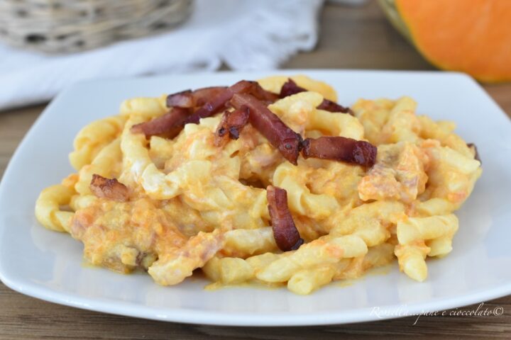 PASTA alla CREMA DI ZUCCA e SPECK