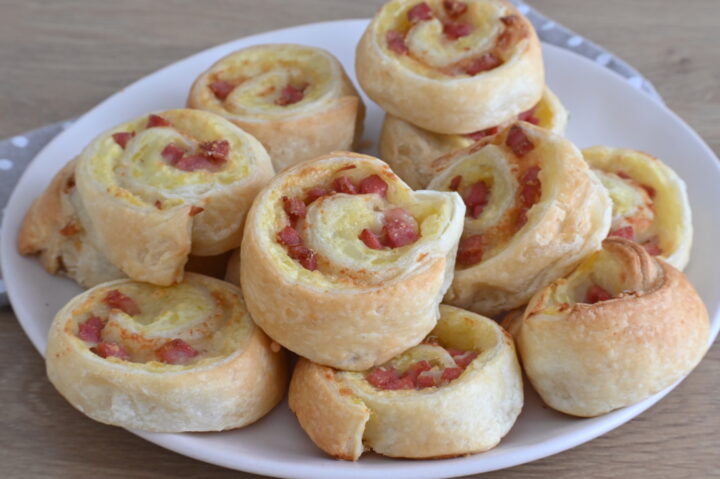 GIRELLE di PASTA SFOGLIA FACILI E VELOCI