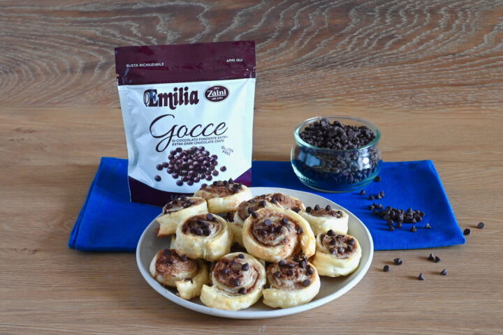 GIRELLE di PASTA SFOGLIA e CANNELLA