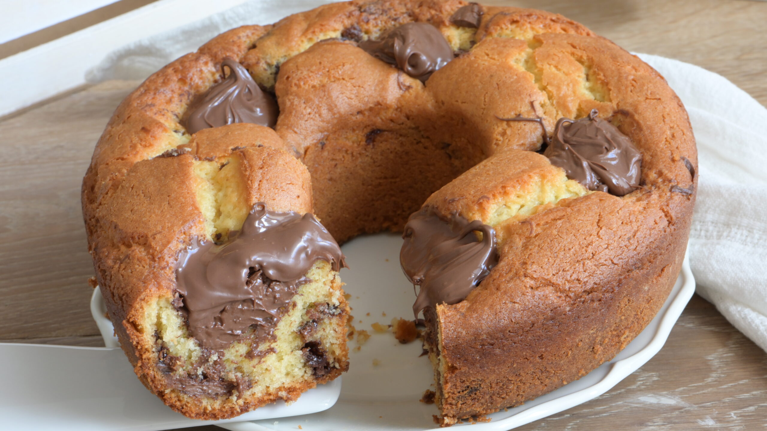 Ciambellone dal Cuore Cremoso