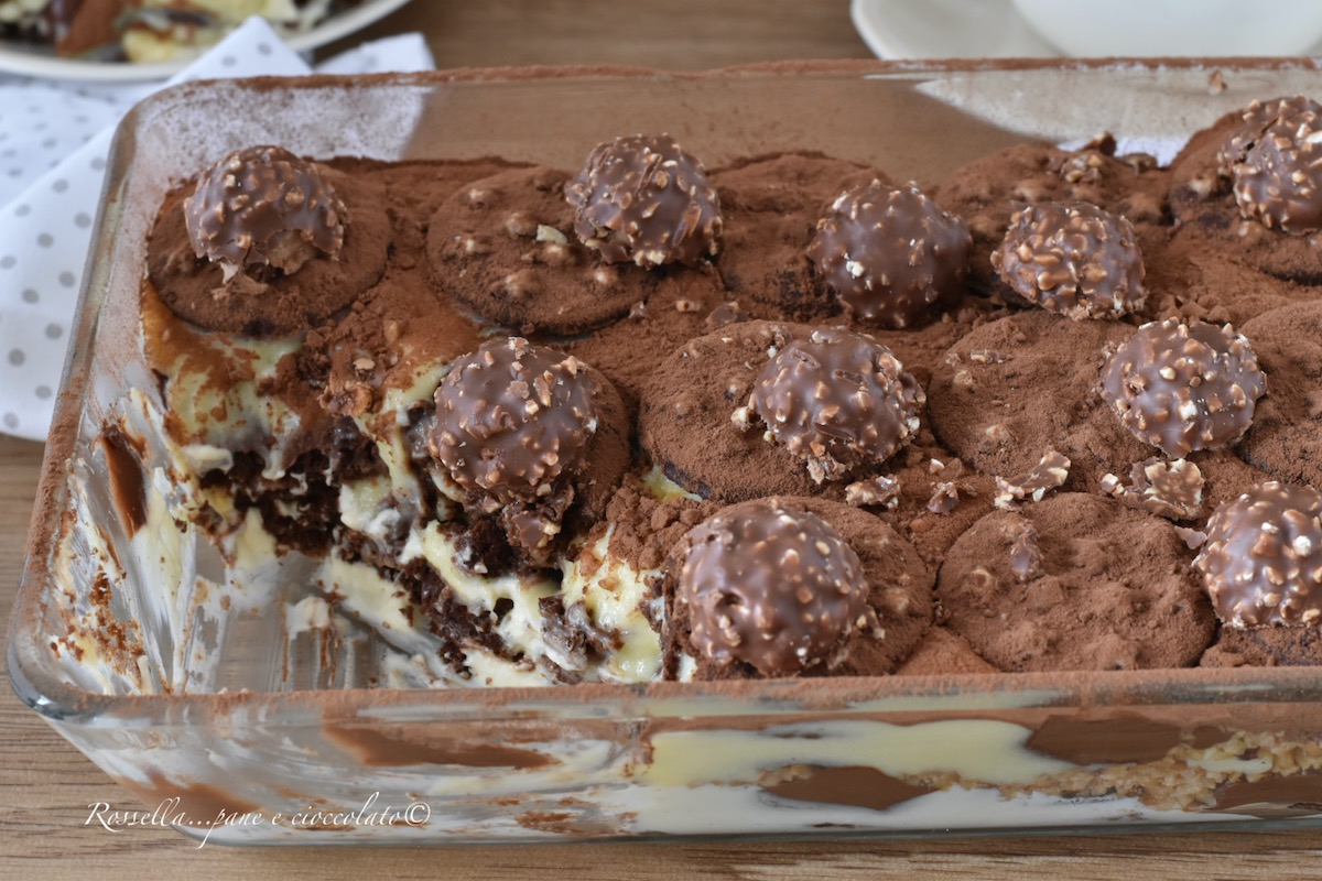 Dolce ai Biscotti e Crema