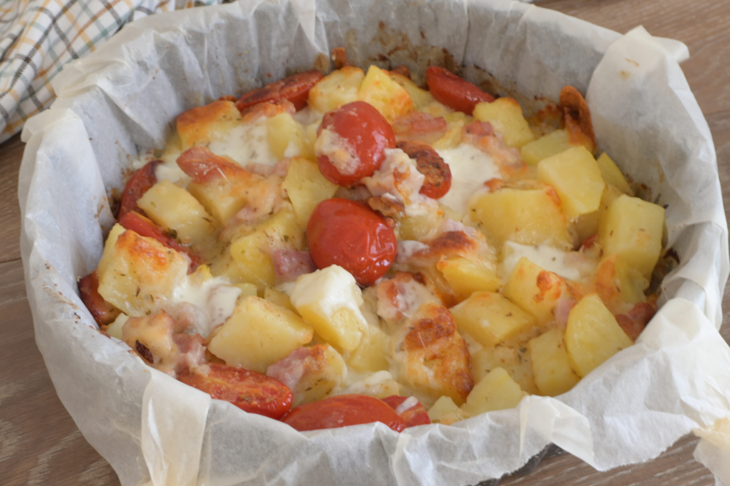 Patate Filanti al Forno con Pomodorini