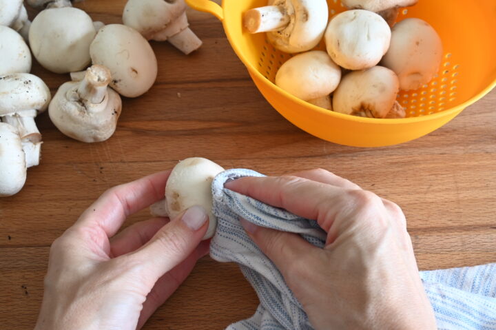 come pulire i funghi