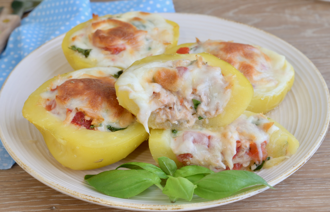 Patate Ripiene con Tonno e Mozzarella (Gratinate al Forno)