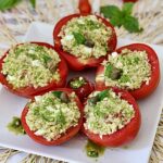 Pomodori farciti a crudo il pranzo perfetto per l'estate