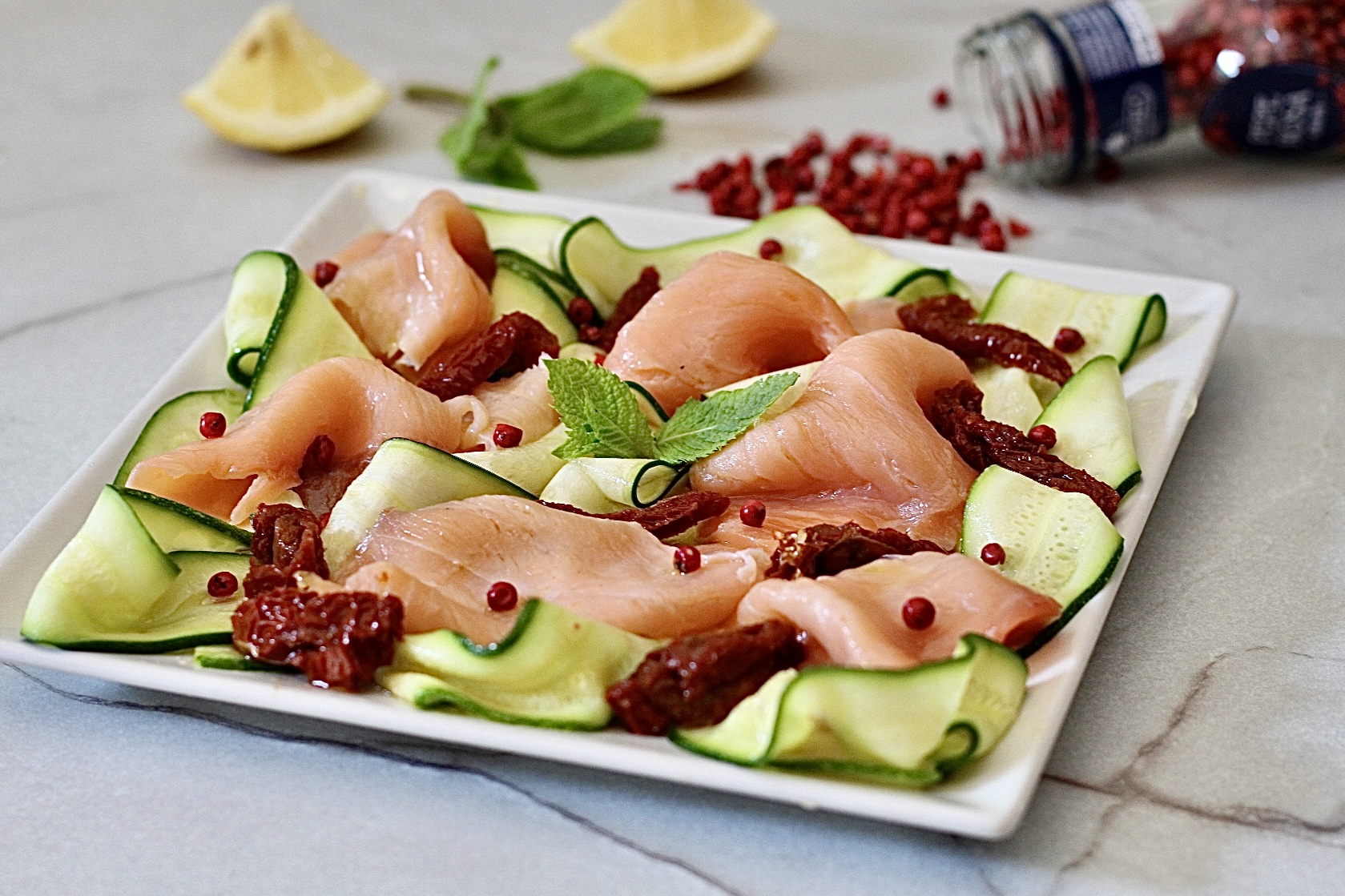 CARPACCIO di ZUCCHINE, con salmone e pomodori secchi, il piatto che amerai