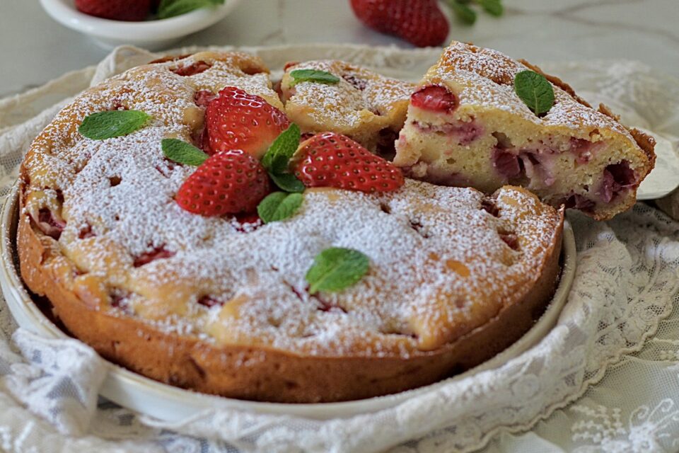 Ricetta torta fragole e ricotta sofficissima, senza burro.