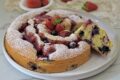Torta con mirtilli, marmellata, kefir e olio evo, genuina e salutare.