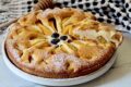 Il dolce fresco dell' estate, torta con pesche e yogurt che si scioglie in bocca.