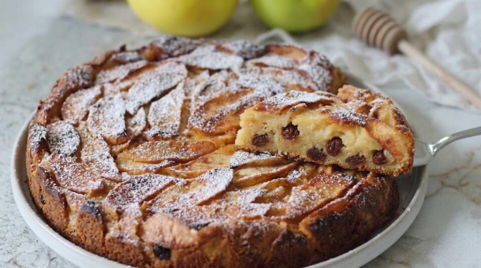 torta tutta mele e uvetta