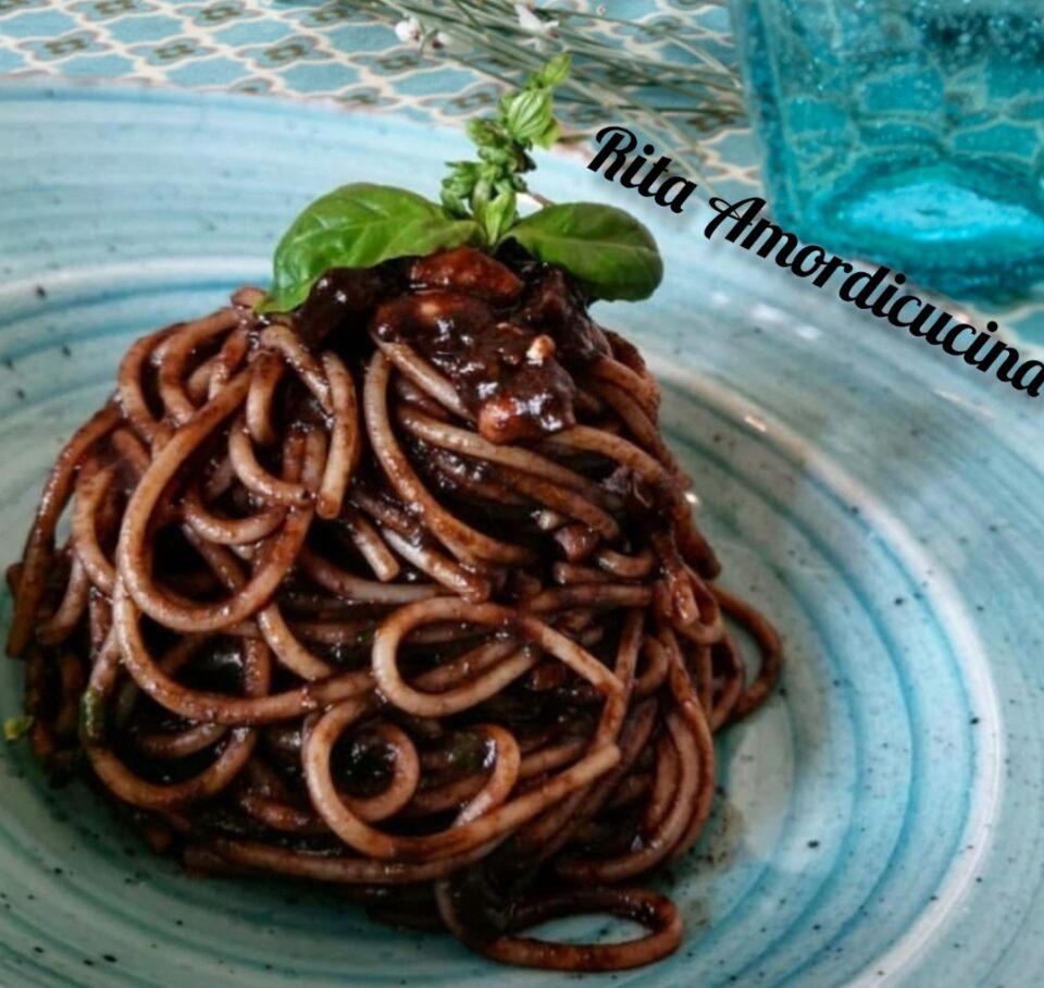 Spaghetti al sugo di nero di Seppia